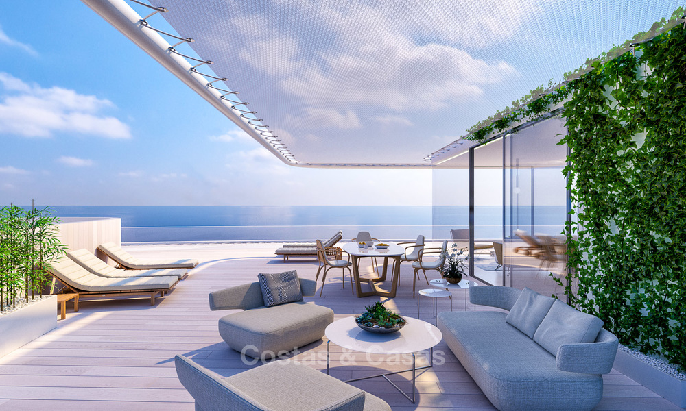 Instapklare spectaculair moderne luxe eerstelijns strand appartementen te koop in Estepona, Costa del Sol 3836