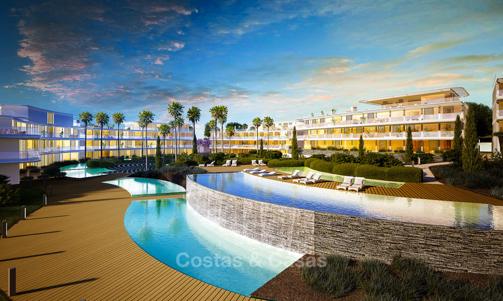 Instapklare spectaculair moderne luxe eerstelijns strand appartementen te koop in Estepona, Costa del Sol 3840