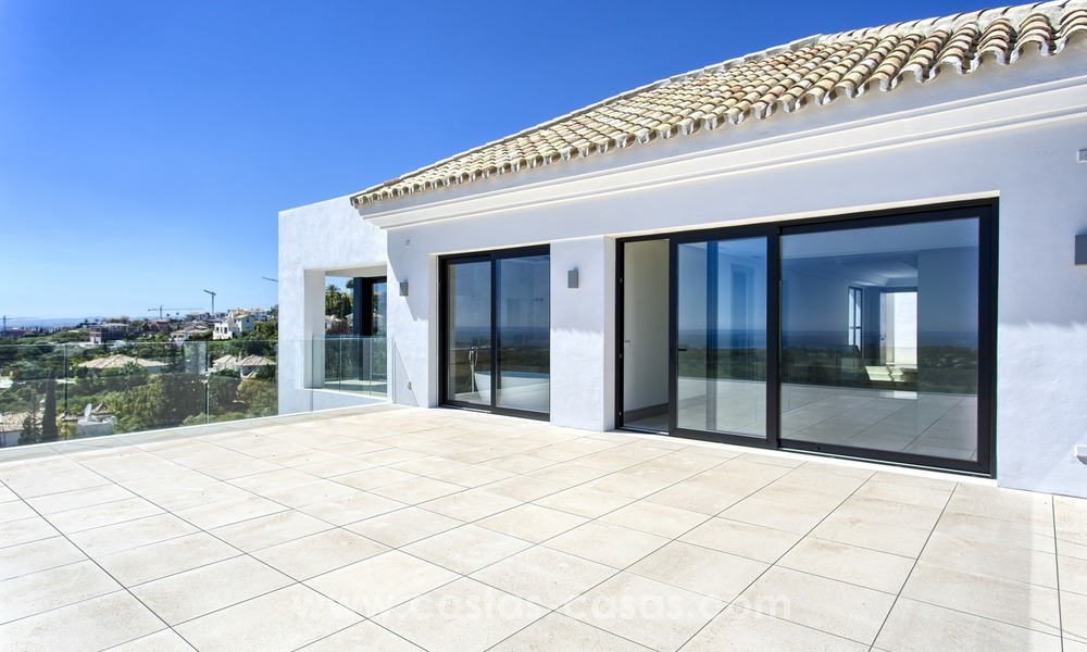 Moderne nieuwbouw villa te koop met zeezicht in Benahavis – Marbella 245