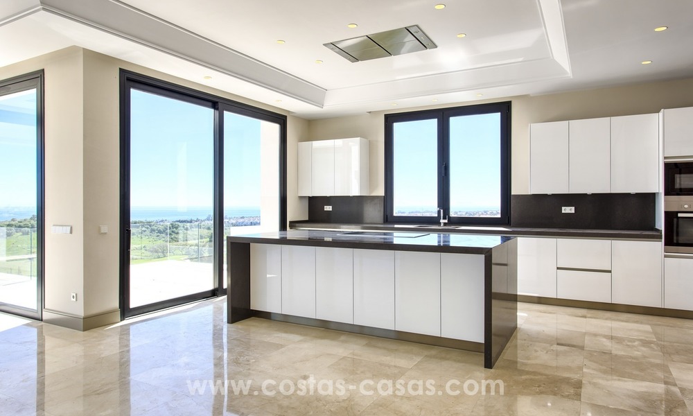 Moderne nieuwbouw villa te koop met zeezicht in Benahavis – Marbella 247