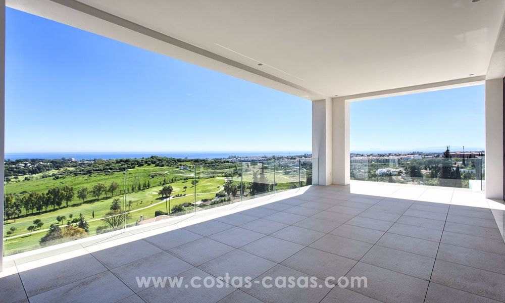 Moderne nieuwbouw villa te koop met zeezicht in Benahavis – Marbella 261