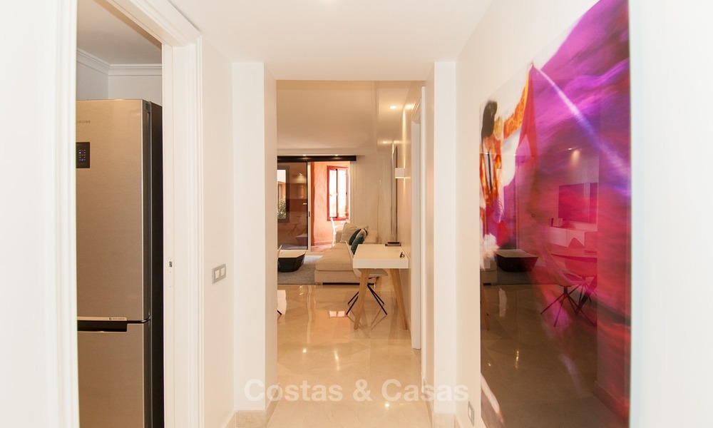 Te koop in Hotel Kempinski, Marbella - Estepona: Gerenoveerd appartement in moderne stijl 329