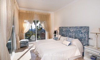 Elegante, op het zuiden gelegen frontline golf villa te koop, gelegen in Benahavis - Marbella met zeezicht 624 