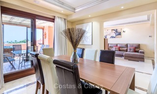 Eerstelijns strand penthouse appartement te koop op de New Golden Mile tussen Marbella en Estepona 1000 