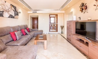 Eerstelijns strand penthouse appartement te koop op de New Golden Mile tussen Marbella en Estepona 1003 