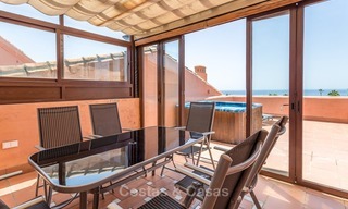Eerstelijns strand penthouse appartement te koop op de New Golden Mile tussen Marbella en Estepona 1015 