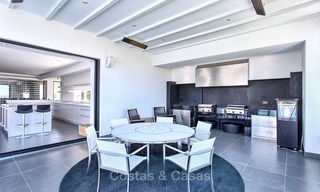 Exclusieve Moderne villa te koop met zeezicht in een golfresort in Marbella - Benahavis 1018 