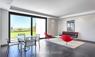 Exclusieve Moderne villa te koop met zeezicht in een golfresort in Marbella - Benahavis 1039 