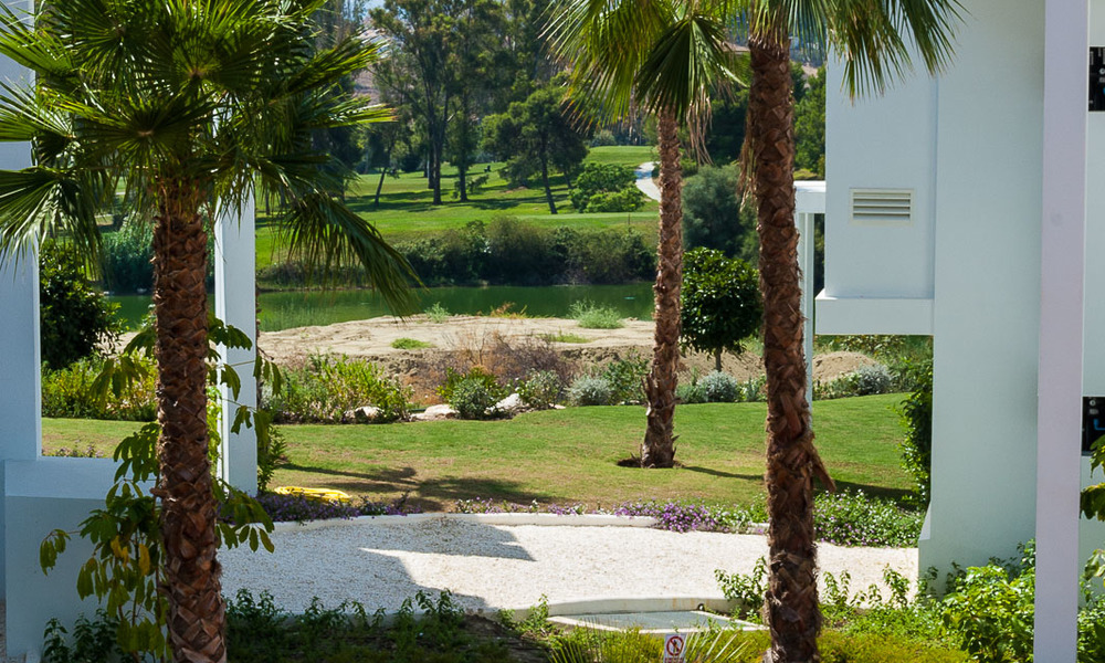 Instapklaar! Moderne, golf appartementen te koop in Benahavis - Marbella 24198