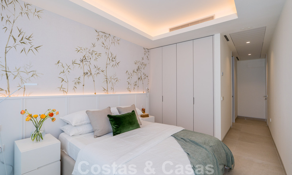 Moderne Luxe Appartementen te koop, direct aan de strandboulevard gelegen, in Estepona centrum. Opgeleverd! 40604