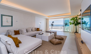 Moderne Luxe Appartementen te koop, direct aan de strandboulevard gelegen, in Estepona centrum. Opgeleverd! 40622 