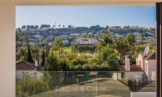 Nieuwe, Ultra-moderne Villa te koop met uitzicht op de Golfbaan in Nueva Andalucía, Marbella 1415 