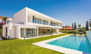 Nieuwe, Ultra-moderne Villa te koop met uitzicht op de Golfbaan in Nueva Andalucía, Marbella 1426 