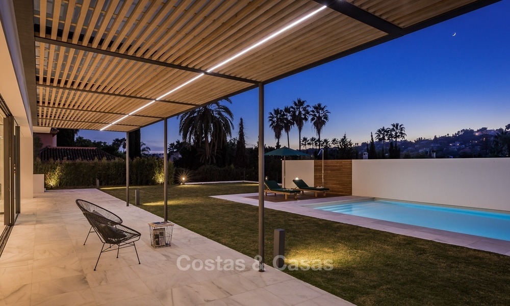 Nieuwe, Ultra-moderne Villa te koop met uitzicht op de Golfbaan in Nueva Andalucía, Marbella 1437
