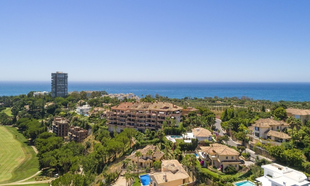 Luxe Penthouse Appartement te koop in een Beveiligd Complex met Panoramisch Uitzicht op de Golf en de Zee in Rio Real, Marbella 1466