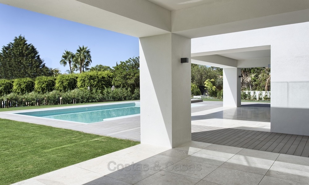 Gloednieuwe, Instapklare, Moderne stijl Villa te koop, op wandelafstand strand, golf en winkels, in Marbella West 1501
