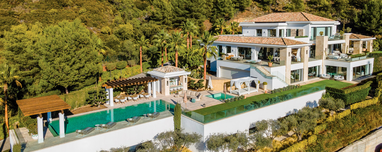 Nieuw op de markt! Eigentijdse, moderne luxevilla te koop in resort stijl met panoramisch zeezicht in Cascada de Camojan in Marbella