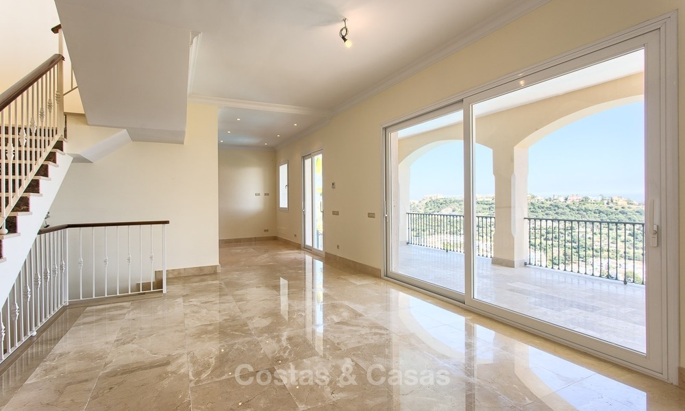 Nieuwe Luxe Villa met Panoramisch uitzicht op Zee en Golf te koop in Benahavis, Marbella 1743