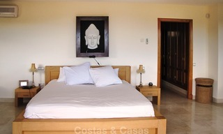 Luxe Villa te koop met zicht op de Zee en de Bergen in een Beveiligd Complex in La Quinta, Benahavis - Marbella 2012 