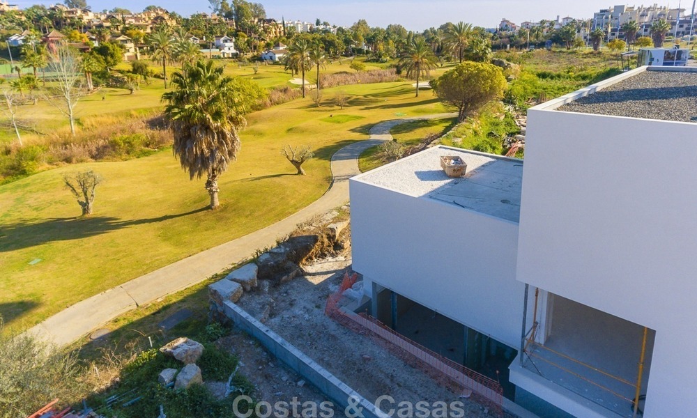 Moderne Hedendaagse villa's te koop in een Nieuw Project, Eerstelijns Golf in Estepona - Marbella 2068