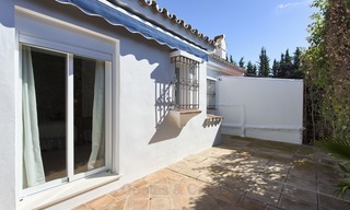 Villa - Bungalow te koop aan de Strandzijde van de New Golden Mile, op loopafstand van het strand, Marbella, Estepona 2233 