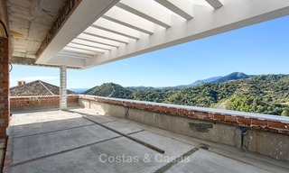 Unieke kans om een Moderne, Luxe Villa in Aanbouw te kopen met Zee- en Golf zicht, in Benahavis, Marbella 2284 