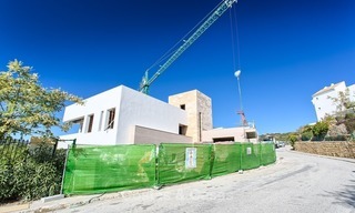 Unieke kans om een Moderne, Luxe Villa in Aanbouw te kopen met Zee- en Golf zicht, in Benahavis, Marbella 2285 