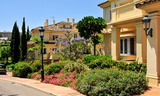 Eerstelijn golf modern gerenoveerd luxe appartement te koop in Nueva Andalucia - Marbella 2896 