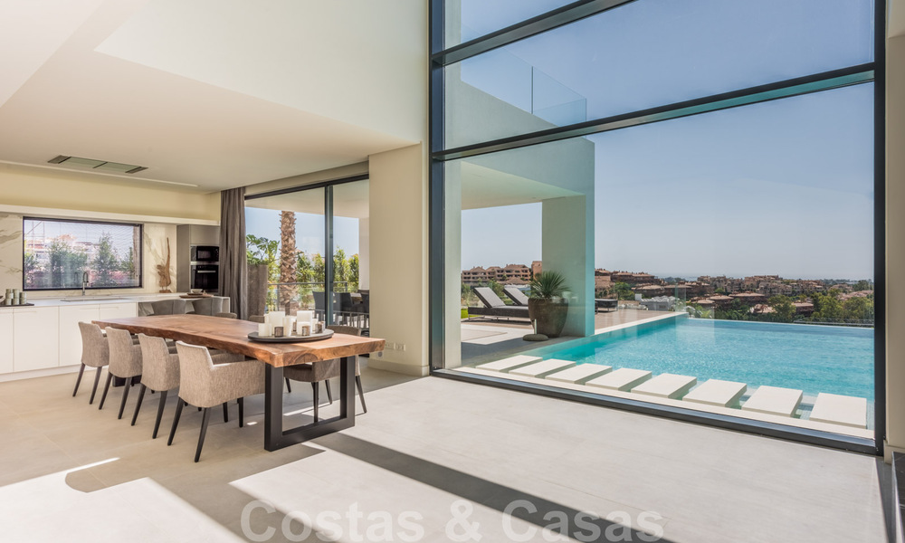 Instapklare Moderne Villa te koop, vlakbij Golf met uitzicht op Zee, in Benahavis - Marbella 33939