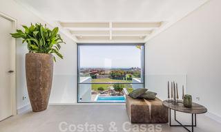 Instapklare Moderne Villa te koop, vlakbij Golf met uitzicht op Zee, in Benahavis - Marbella 33944 