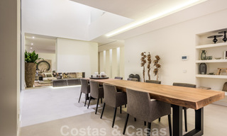 Instapklare Moderne Villa te koop, vlakbij Golf met uitzicht op Zee, in Benahavis - Marbella 33960 
