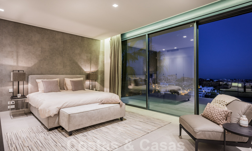 Instapklare Moderne Villa te koop, vlakbij Golf met uitzicht op Zee, in Benahavis - Marbella 33962