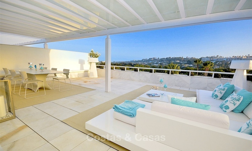 Eerstelijn golf modern, ruim, luxe penthouse te koop in Nueva Andalucia - Marbella 2546