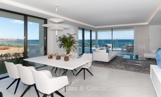 Exclusieve, Nieuwe, Moderne eerstelijns strand Appartementen te koop, Marbella - Estepona. Herverkopen beschikbaar. 3000 