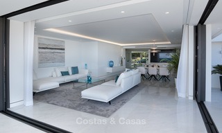 Exclusieve, Nieuwe, Moderne eerstelijns strand Appartementen te koop, Marbella - Estepona. Herverkopen beschikbaar. 3007 