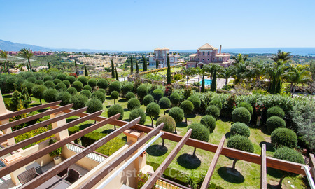 Luxe Penthouse appartement te koop in een vijfsterren golfresort op de New Golden Mile in Benahavis - Marbella 3083