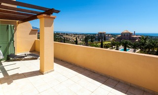 Luxe Penthouse appartement te koop in een vijfsterren golfresort op de New Golden Mile in Benahavis - Marbella 3087 