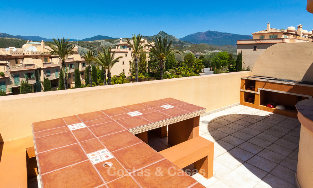Luxe Penthouse appartement te koop in een vijfsterren golfresort op de New Golden Mile in Benahavis - Marbella 3091