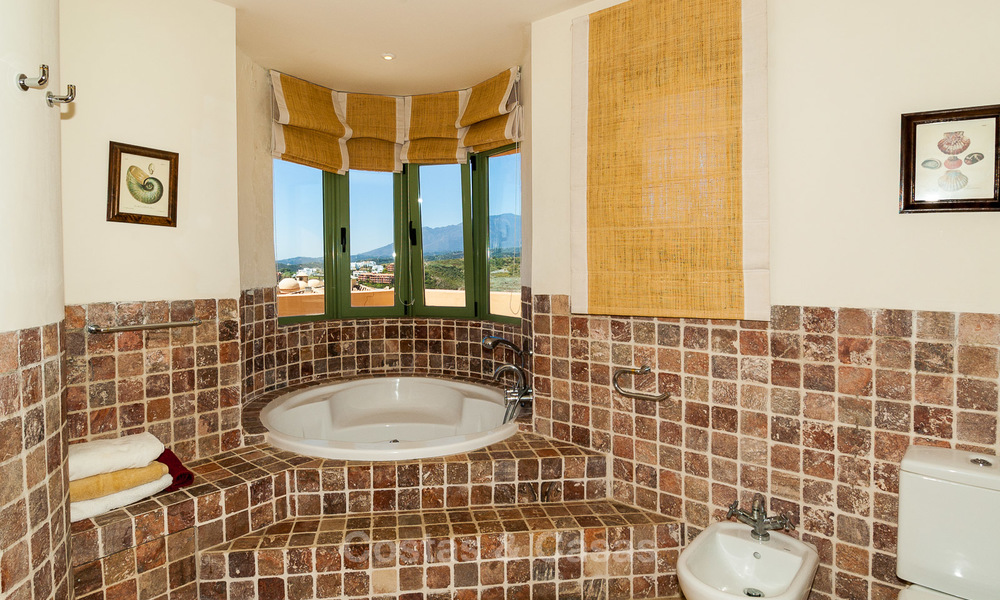 Luxe Penthouse appartement te koop in een vijfsterren golfresort op de New Golden Mile in Benahavis - Marbella 3095