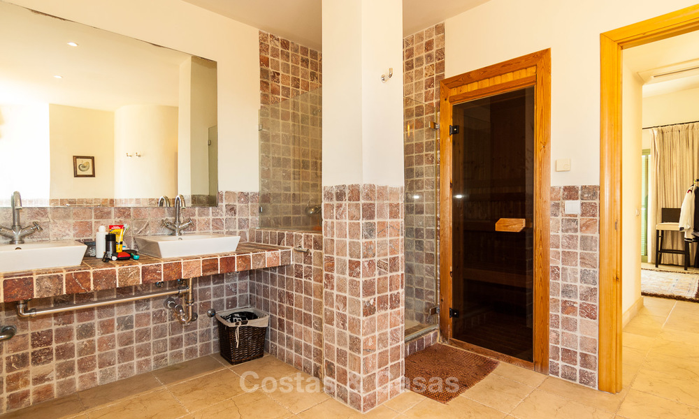 Luxe Penthouse appartement te koop in een vijfsterren golfresort op de New Golden Mile in Benahavis - Marbella 3096