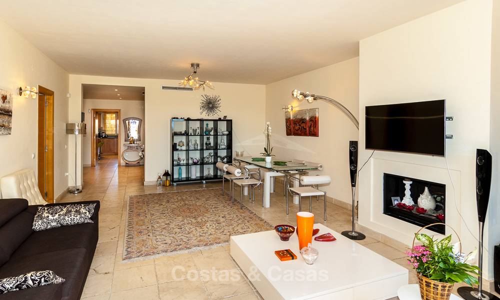 Luxe Penthouse appartement te koop in een vijfsterren golfresort op de New Golden Mile in Benahavis - Marbella 3061
