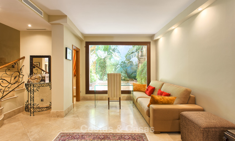 Kwaliteits Villa te koop, gebouwd in Klassieke stijl, gelegen aan de Golden Mile, Marbella. Verlaagd in prijs! 3119
