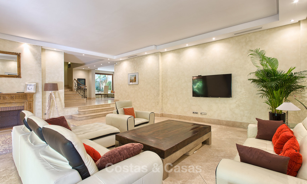 Kwaliteits Villa te koop, gebouwd in Klassieke stijl, gelegen aan de Golden Mile, Marbella. Verlaagd in prijs! 3121