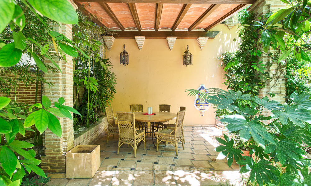 Kwaliteits Villa te koop, gebouwd in Klassieke stijl, gelegen aan de Golden Mile, Marbella. Verlaagd in prijs! 3140
