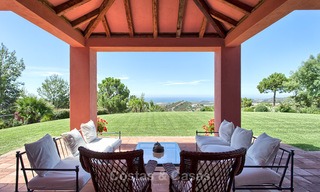 Villa in Spaanse stijl te koop Panoramisch uitzicht in een Luxueuse Beveiligde Golfresort in Benahavis - Marbella 3179 