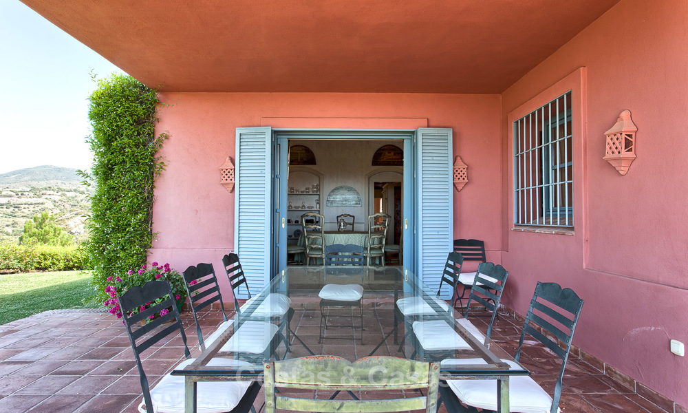 Villa in Spaanse stijl te koop Panoramisch uitzicht in een Luxueuse Beveiligde Golfresort in Benahavis - Marbella 3181