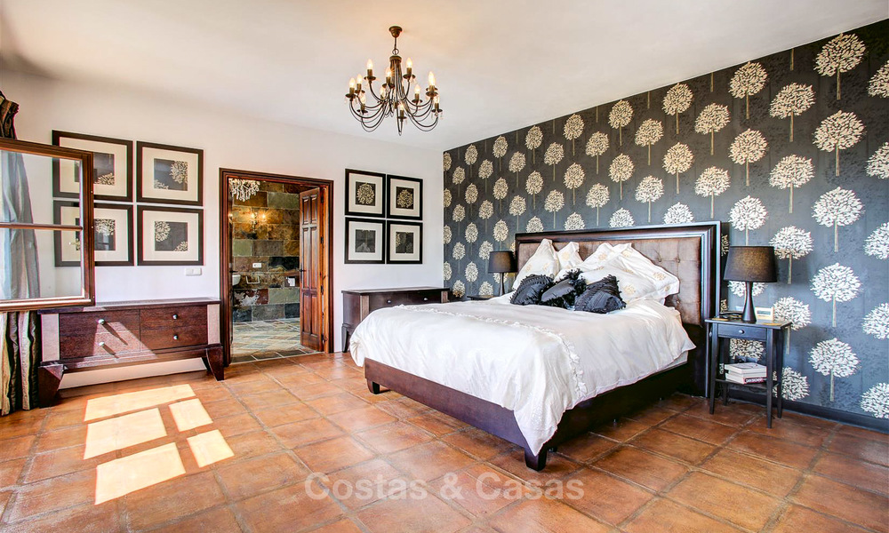 Ruime villa te koop op de Golden Mile in Marbella 3380