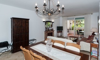 Knus, comfortabel appartement te koop in Costalita, aan de strandzijde van de New Golden Mile, tussen Marbella en Estepona 3203 
