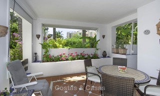 Knus, comfortabel appartement te koop in Costalita, aan de strandzijde van de New Golden Mile, tussen Marbella en Estepona 12708 