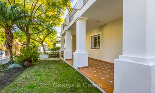 Villa te koop op loopafstand van de golfbaan en commercieel centrum in Guadalmina, Marbella 3260 
